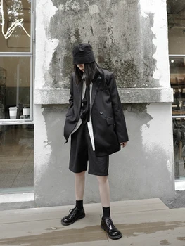 Întuneric Departamentul de nișă designer Japonez două rânduri neajutat mid-maneca costum din două piese, pantaloni scurți