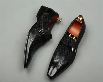 Toamna iarna new England pantofi deget de la picior pătrat de piele barbati Bullock sculptate personalitate de moda aluneca pe cataramă pantofi de banchet