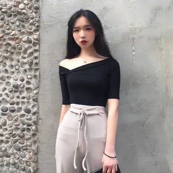 Femei de vară 2020 nou subțire temperament oblic V-gât scurt strapless bumbac mijloc alb cu mânecă moda coreeană T-shirt de sus