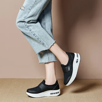 Confortabil Wedge Sneaker Slabire Tonifiere Pantofi Fund Gros Crește Minika Femei Pantofi De Fitness De Călătorie De Aer Leagăn Pantofi De Mers Pe Jos