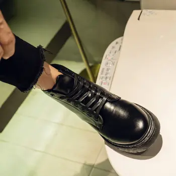 Nou Cizme Negre Bărbați Versiunea coreeană Student de Moda All-meci Mid-Top Cizme Bărbați Impermeabil Inaltime-Top Pantofi de Piele Barbati
