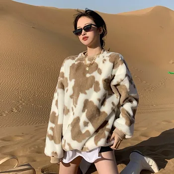 2020 Iarna Casual Coreeană Nou Design De Imprimare Vacă De Pluș Personalitate Caldă Stil Harajuku Tricou Femei Le*