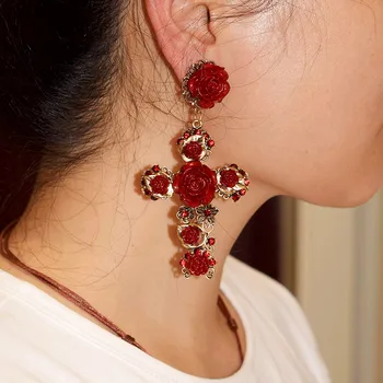 Qiaose Nou Design 3Colors a Crescut de Flori Farmecele Cruce Cercei Pentru Femei în stil Baroc Bijuterii la Modă Picături Legăna Cercei de Vânzare Fierbinte