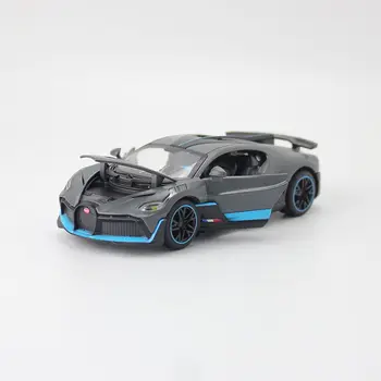 1:32 Scară turnat sub presiune Model Bugatti DIVO Super Sport Jucărie de Sunet si Lumina Cadou de Învățământ de Colectare a Trage Ușile din Spate se poate deschide Masina