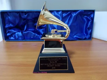 2018 60-LEA GRAMMY Awards Gramofon Metal Trofeu de NARAS 18.5 cm Înălțime Frumos Cadou de Suvenir de Colectare Și Transport Gratuit